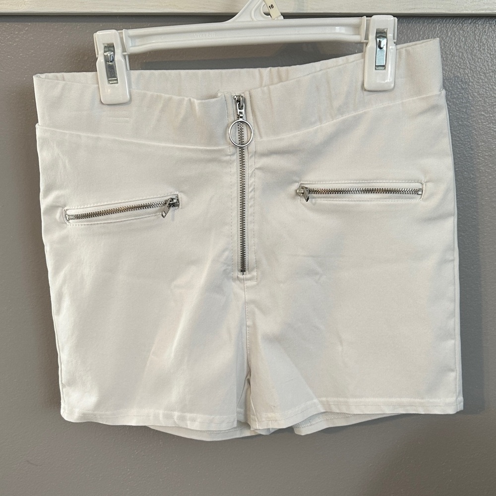Rue21 High Waist White Shorts with Zipper Details